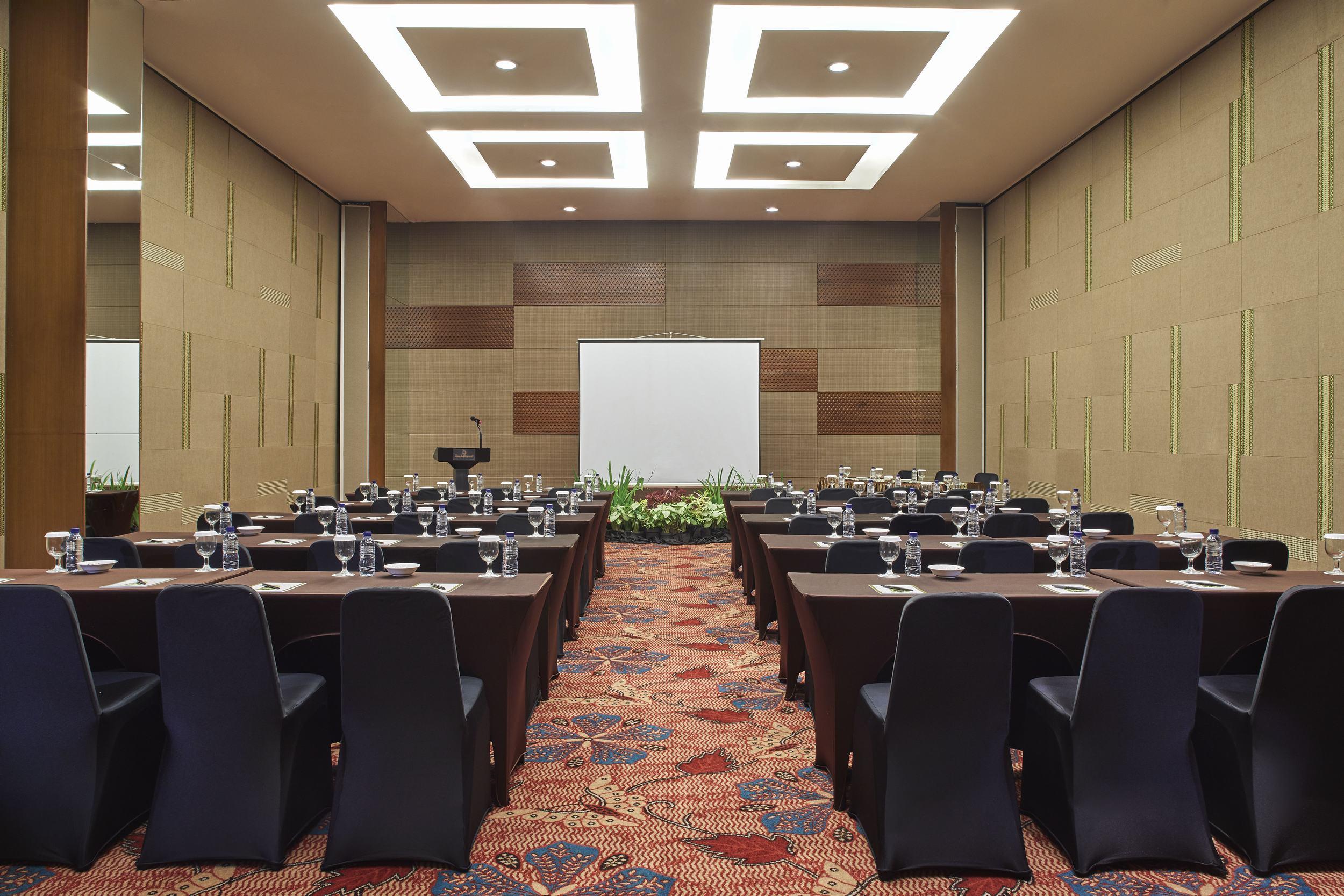 Jambuluwuk Malioboro Hotel Джокьякарта Экстерьер фото Meeting room