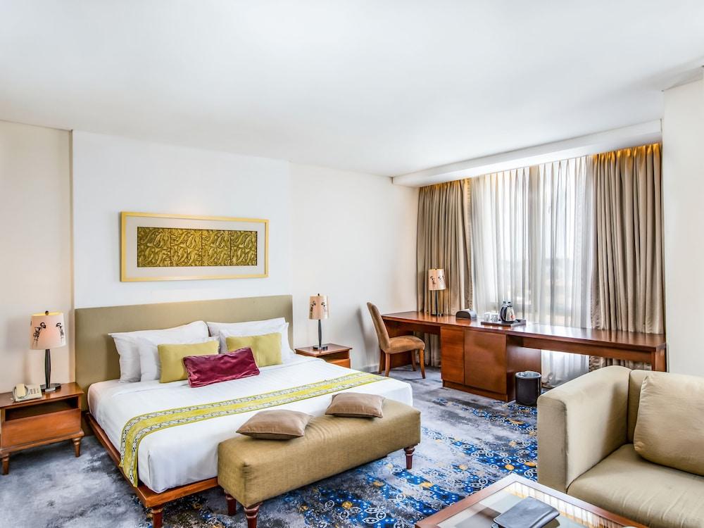 Jambuluwuk Malioboro Hotel Джокьякарта Экстерьер фото Deluxe Room